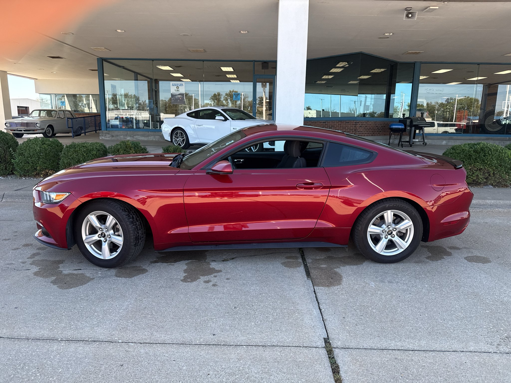 Used 2017 Race Red Ford V6 image 9