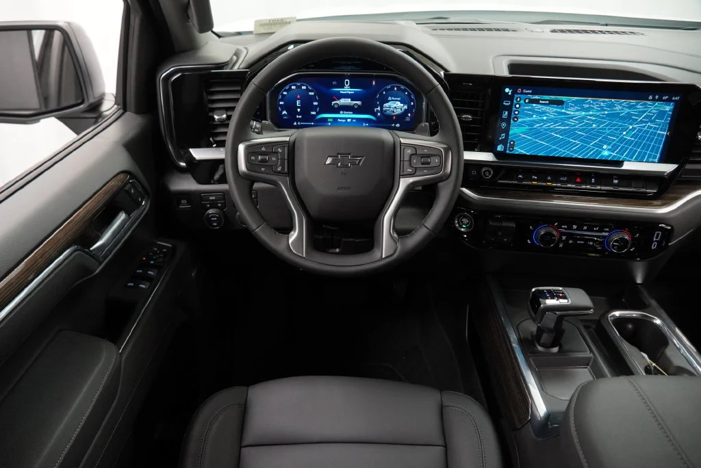 New 2026 Summit White Chevrolet RST image 21
