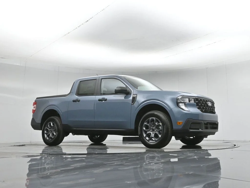 New 2026 Gray Ford XLT image 3