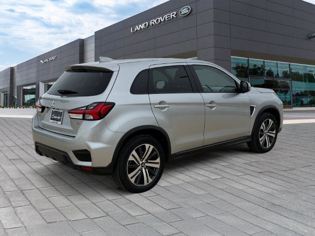 Used 2022  Mitsubishi 2.0 SE image 5