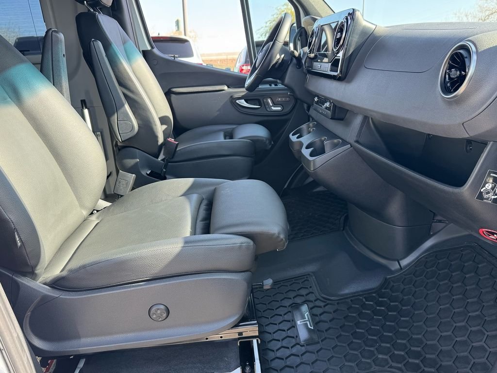 Used 2023 White Mercedes-Benz TIFFIN GH1-AB image 42