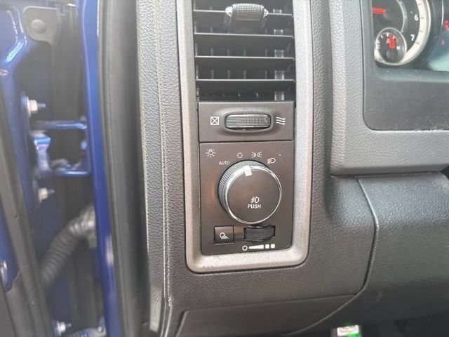 Used 2016 Blue Streak Pearlcoat Ram Express image 19