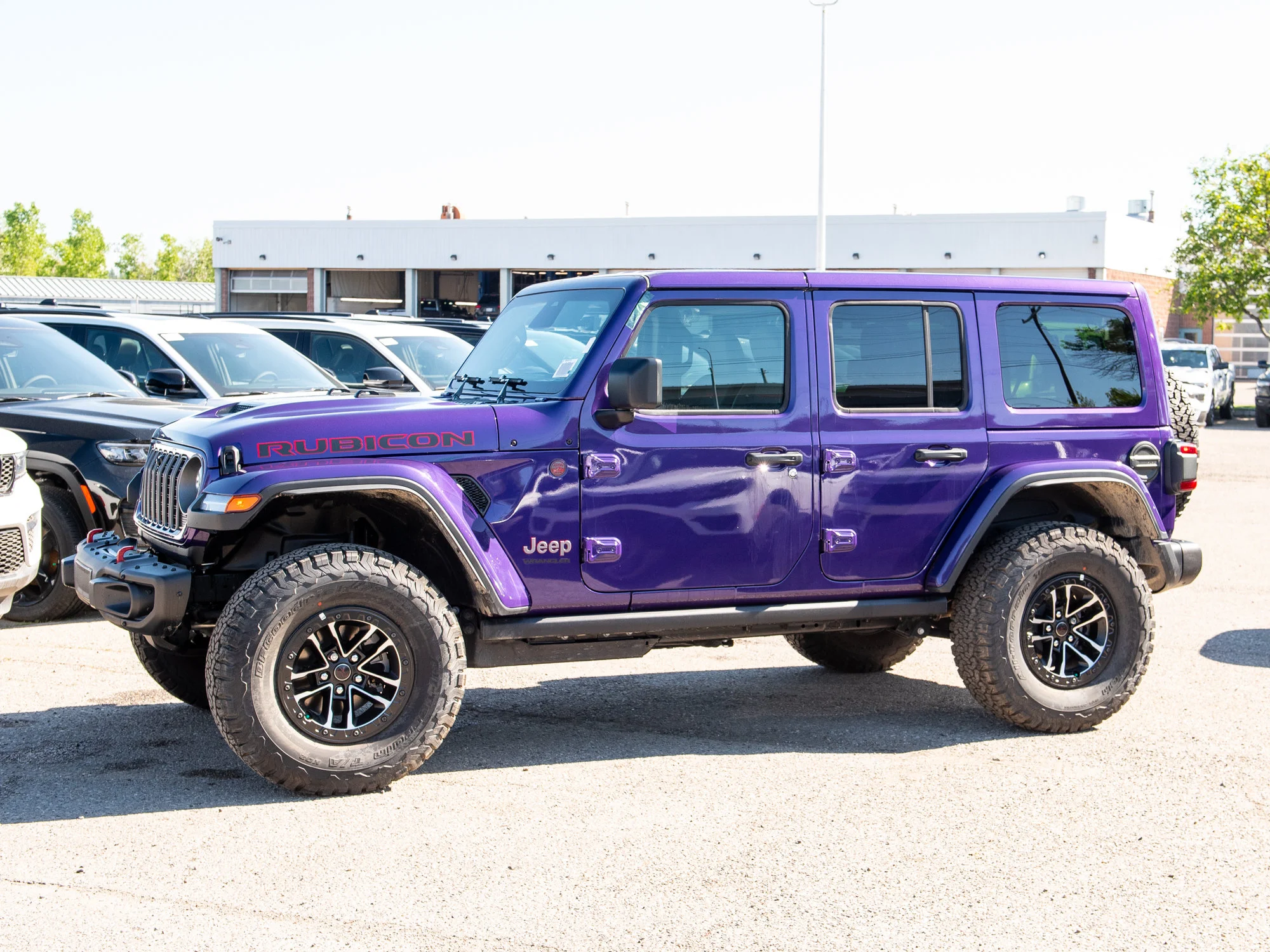 New 2026 reign Jeep Rubicon X* 4 Door 4x4, 35 Inch Tires, Steel Bumpers, Nappa Leather image 2
