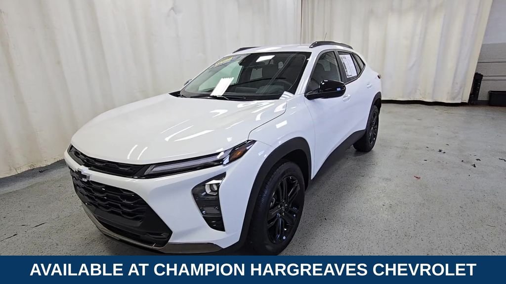 Used 2025 Summit White Chevrolet ACTIV image 5