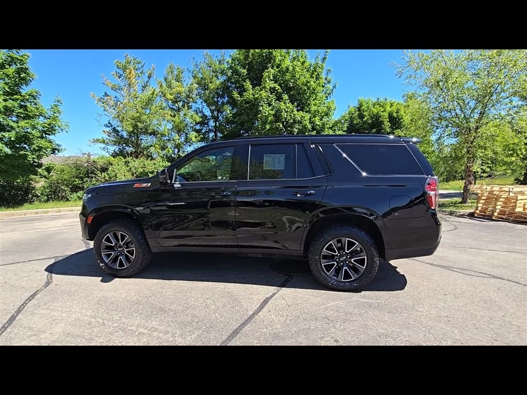 Used 2021 Black Chevrolet Z71 image 5