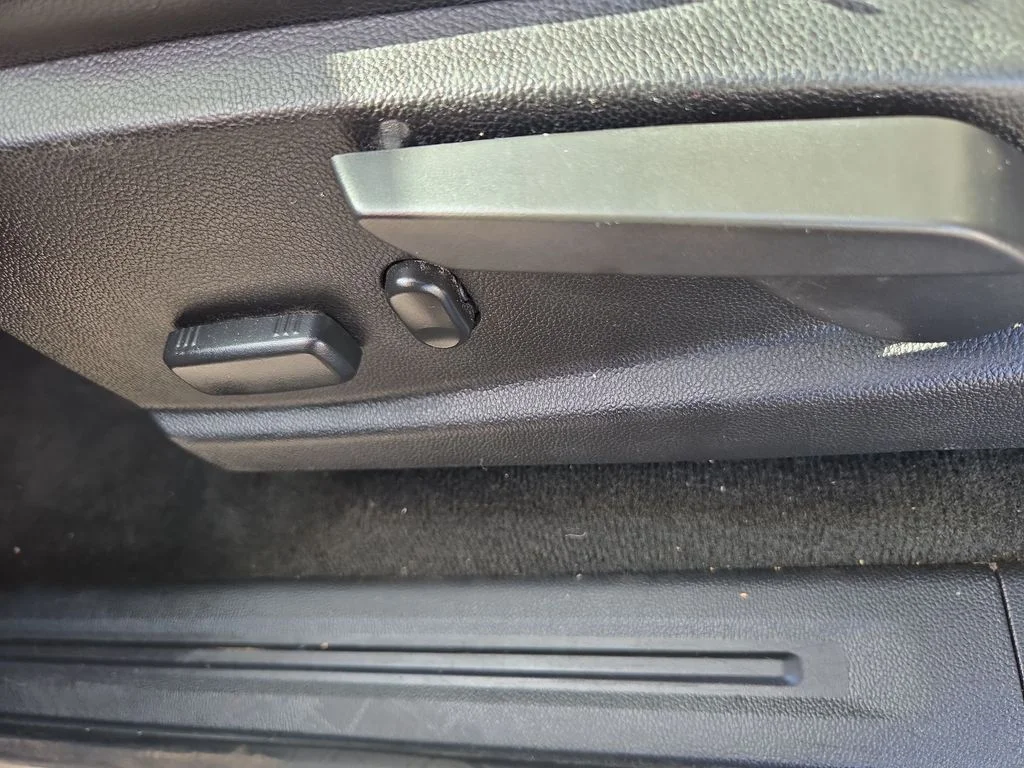 Used 2016 Gray Chevrolet Z71 image 13