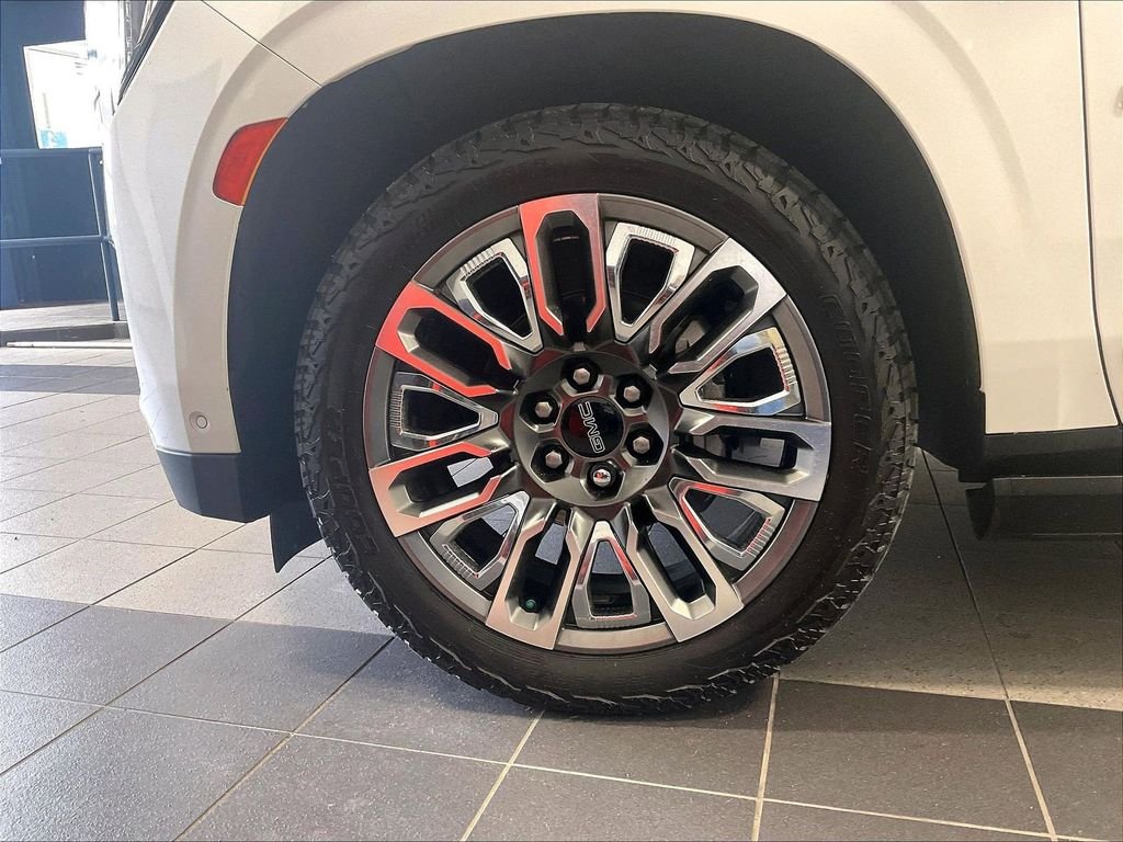 Used 2023 White GMC Denali Ultimate image 7