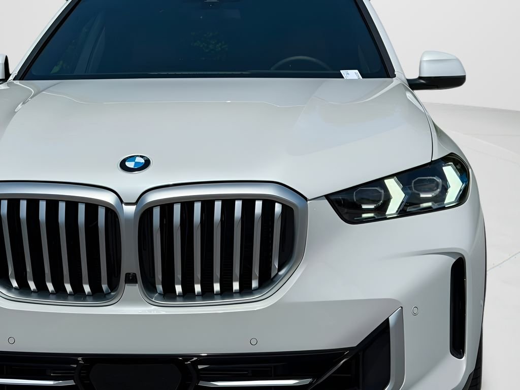 New 2026 Mineral White Metallic BMW sDrive40i image 26