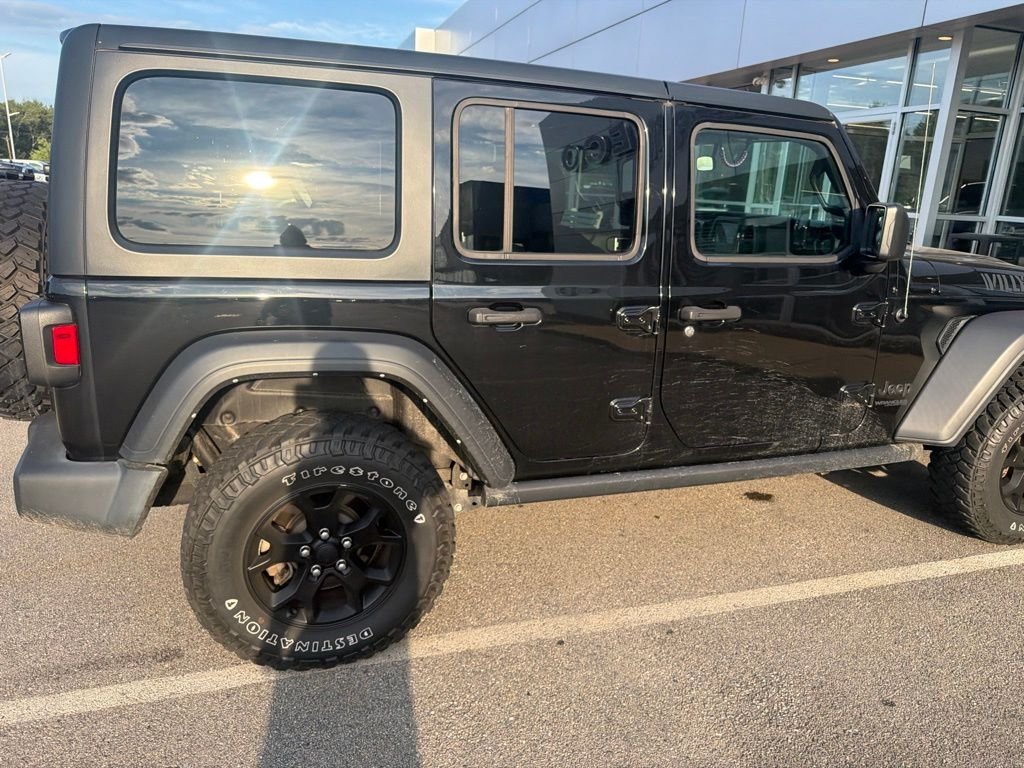 Used 2022 Black Jeep Unlimited Willys image 3