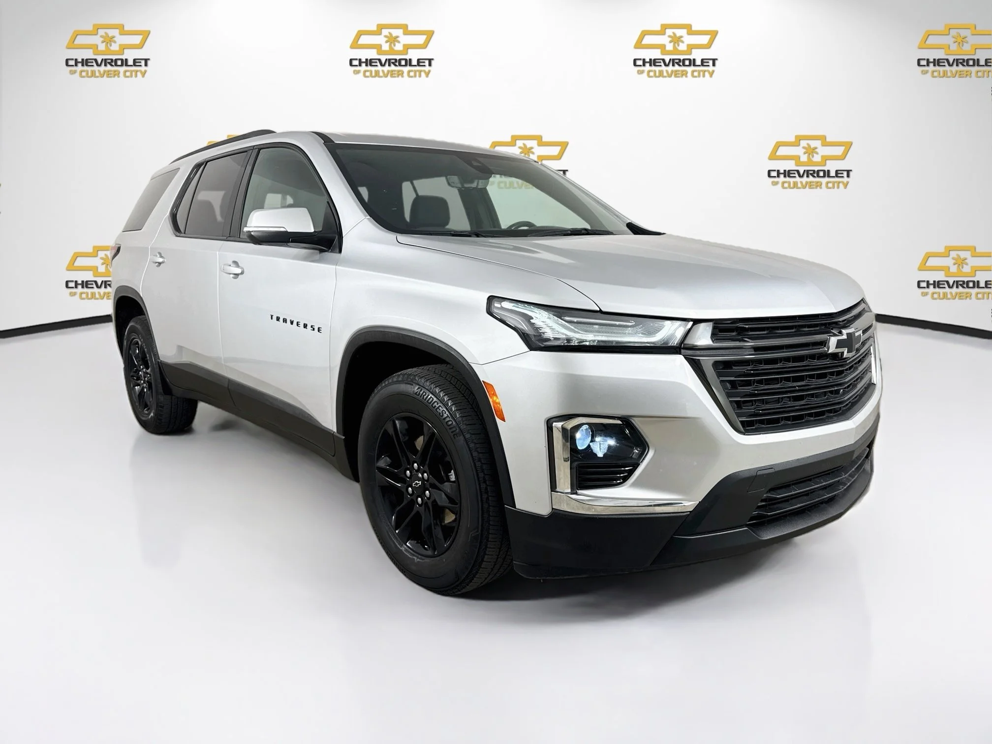 Used 2022 SILVER ICE METALLIC Chevrolet LT Cloth image 1