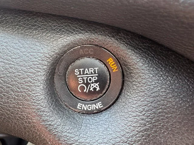 Used 2016 Silver Jeep Limited image 29