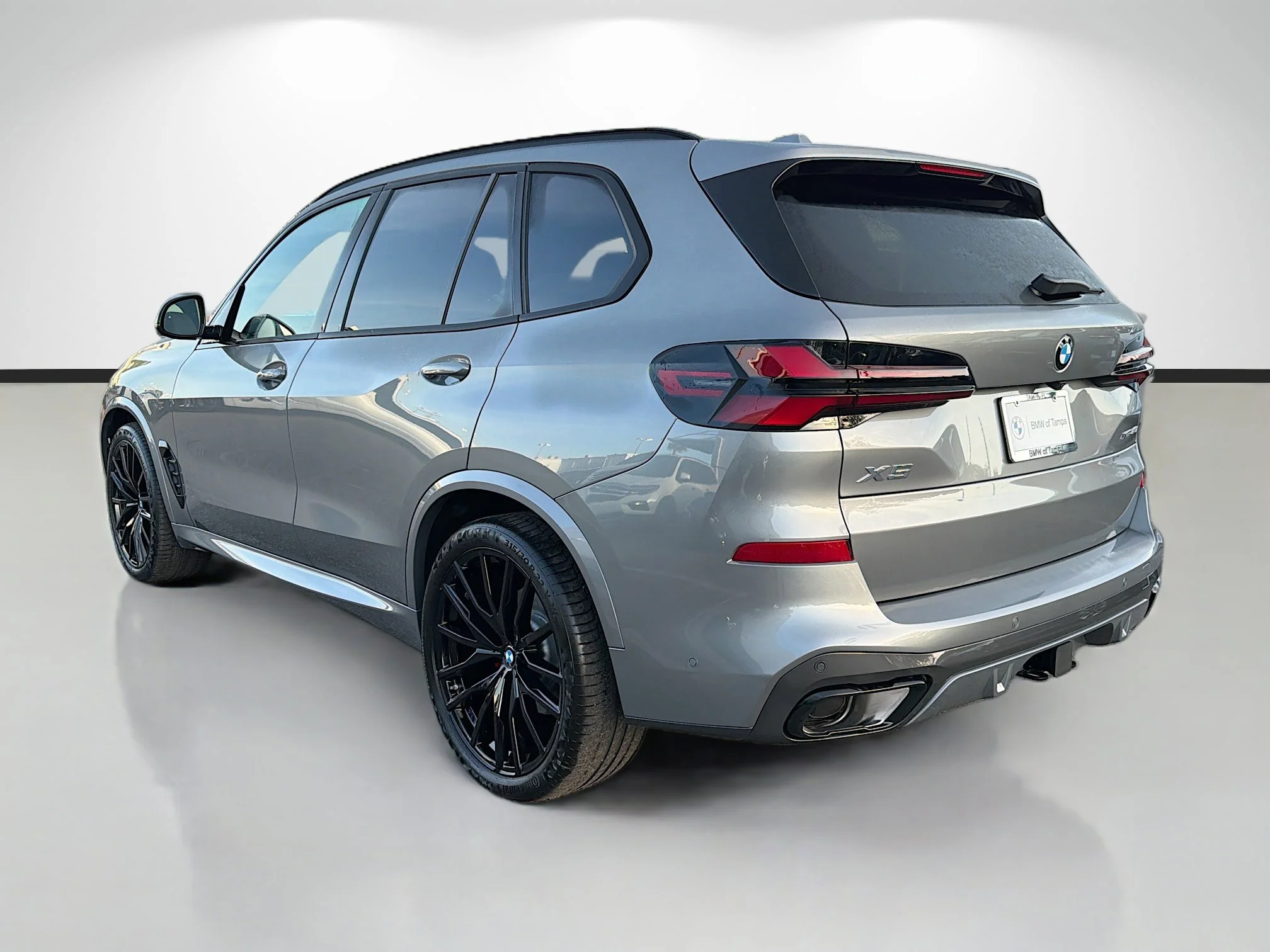 New 2026 Skyscraper Grey Metallic BMW xDrive40i image 5
