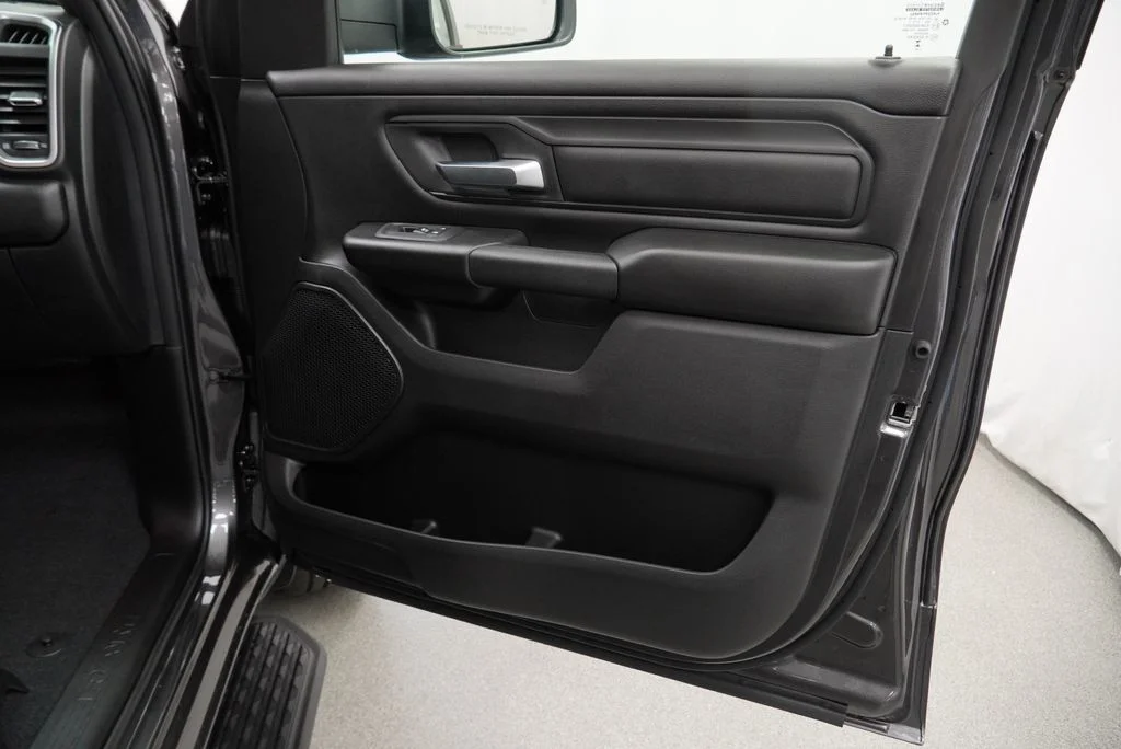 New 2026 Granite Crystal Metallic Clearcoat RAM Express image 32