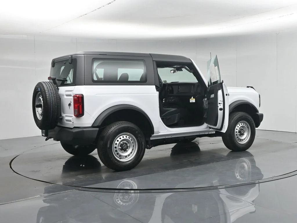 New 2026 Oxford White Ford Base image 5