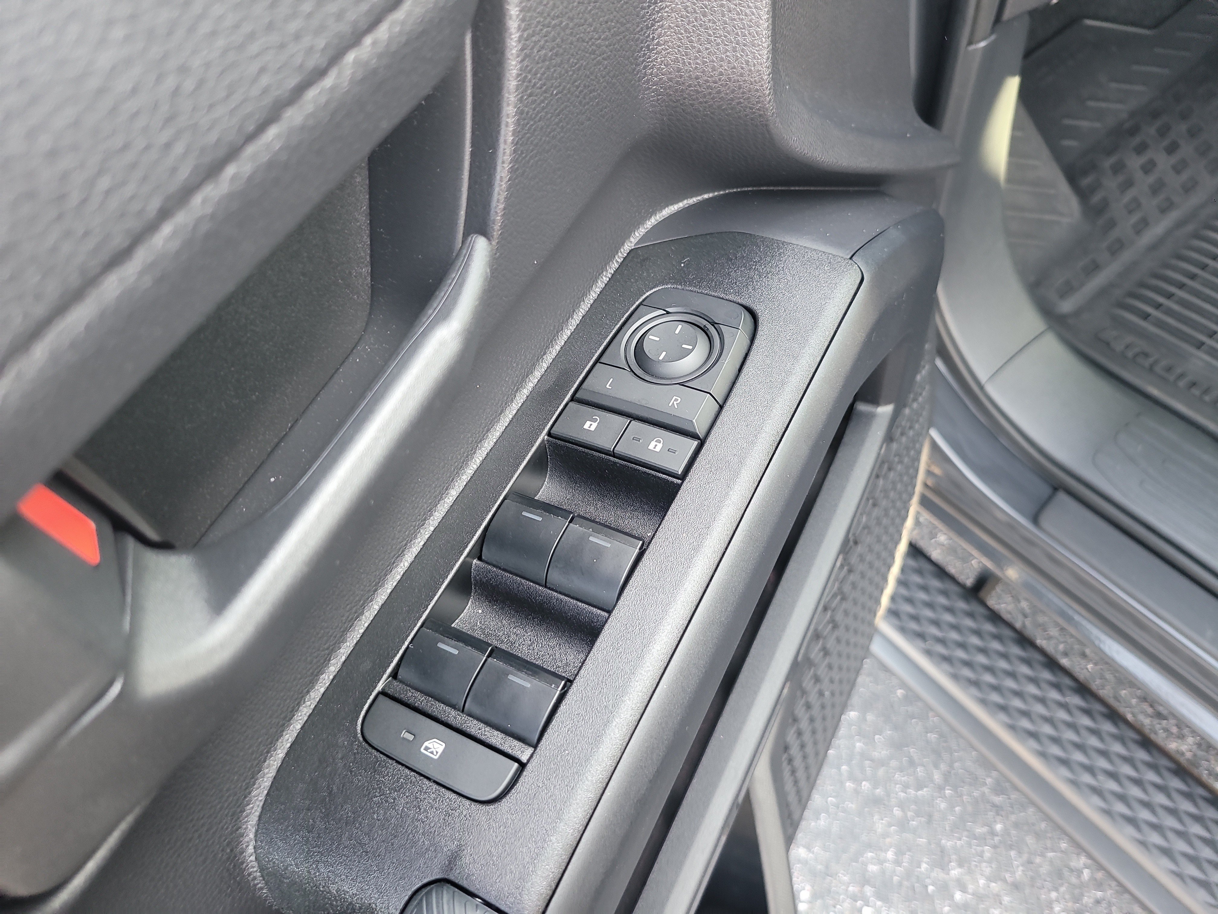 Used 2025 Underground Toyota SR5 image 16
