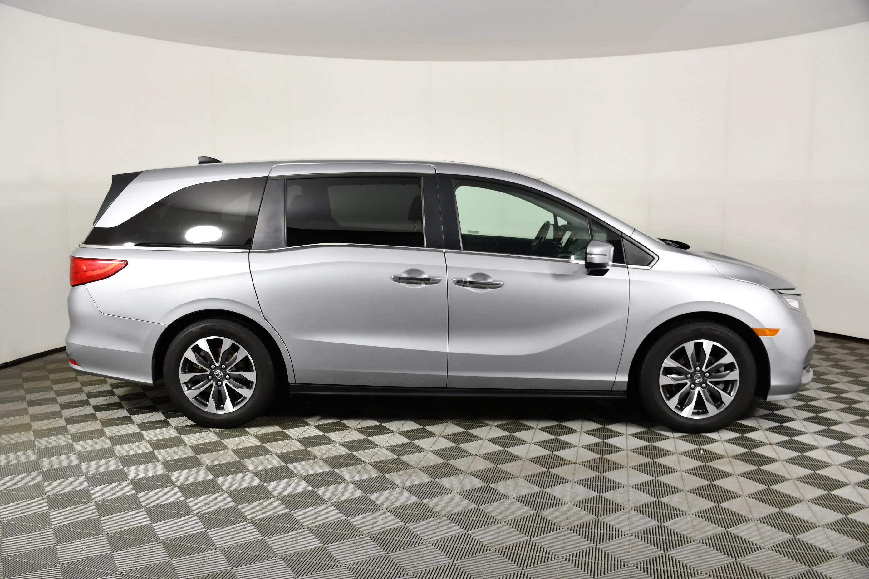 Used 2022 Lunar Silver Metallic Honda EX-L image 5