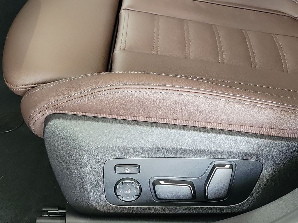 New 2026 Black Sapphire Metallic BMW 330i image 15
