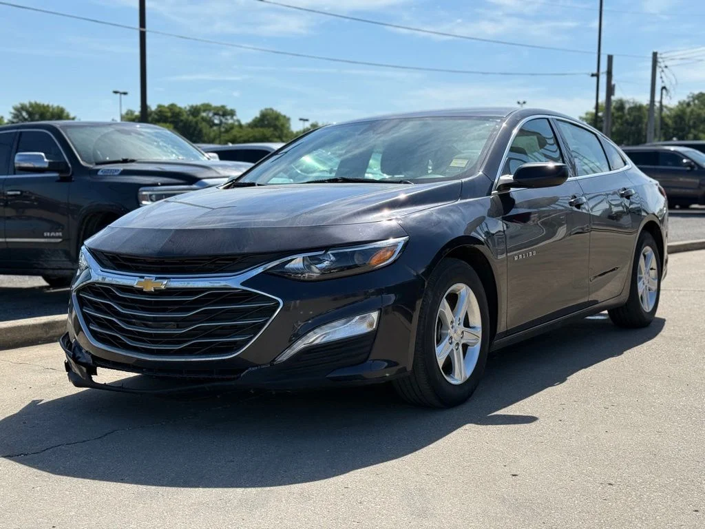 Used 2023 Gray Chevrolet LT image 2