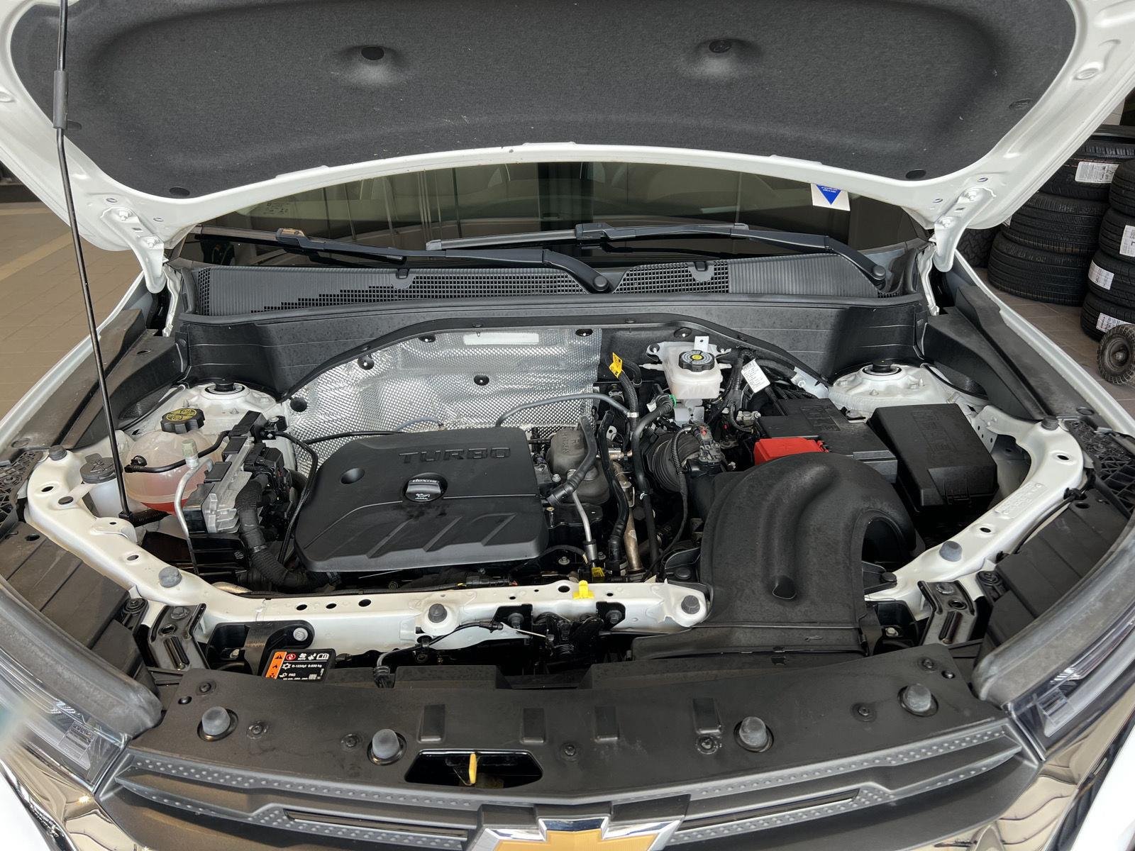 Used 2023 Summit White Chevrolet LT image 13