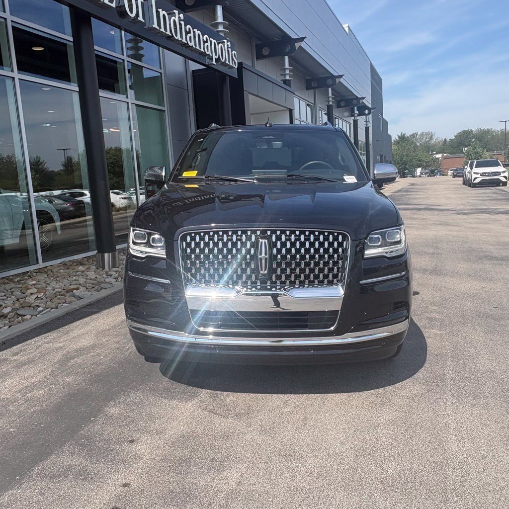 Used 2024 Infinite Black Metallic Clearcoat Lincoln Black Label image 3
