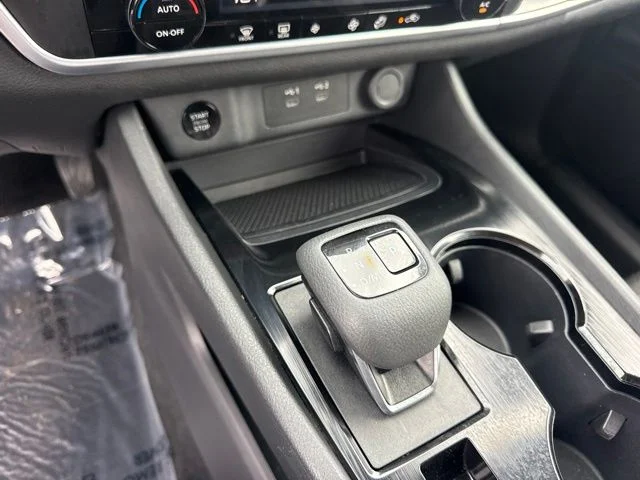 Used 2025 White Nissan SV image 23