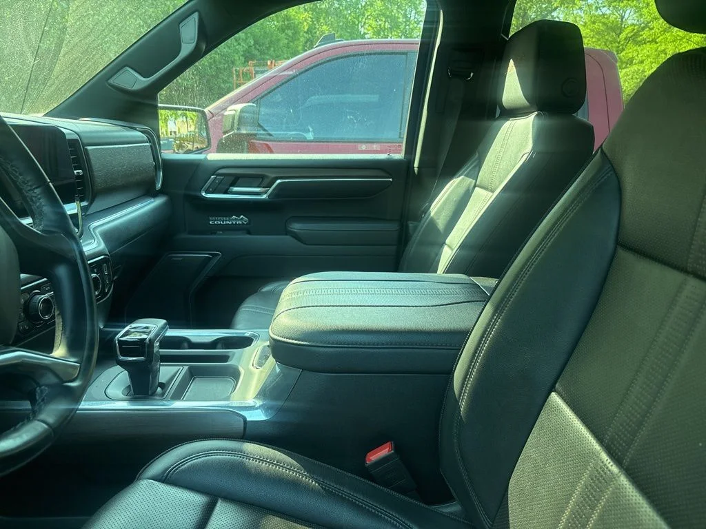 Used 2025 Red Chevrolet High Country image 14
