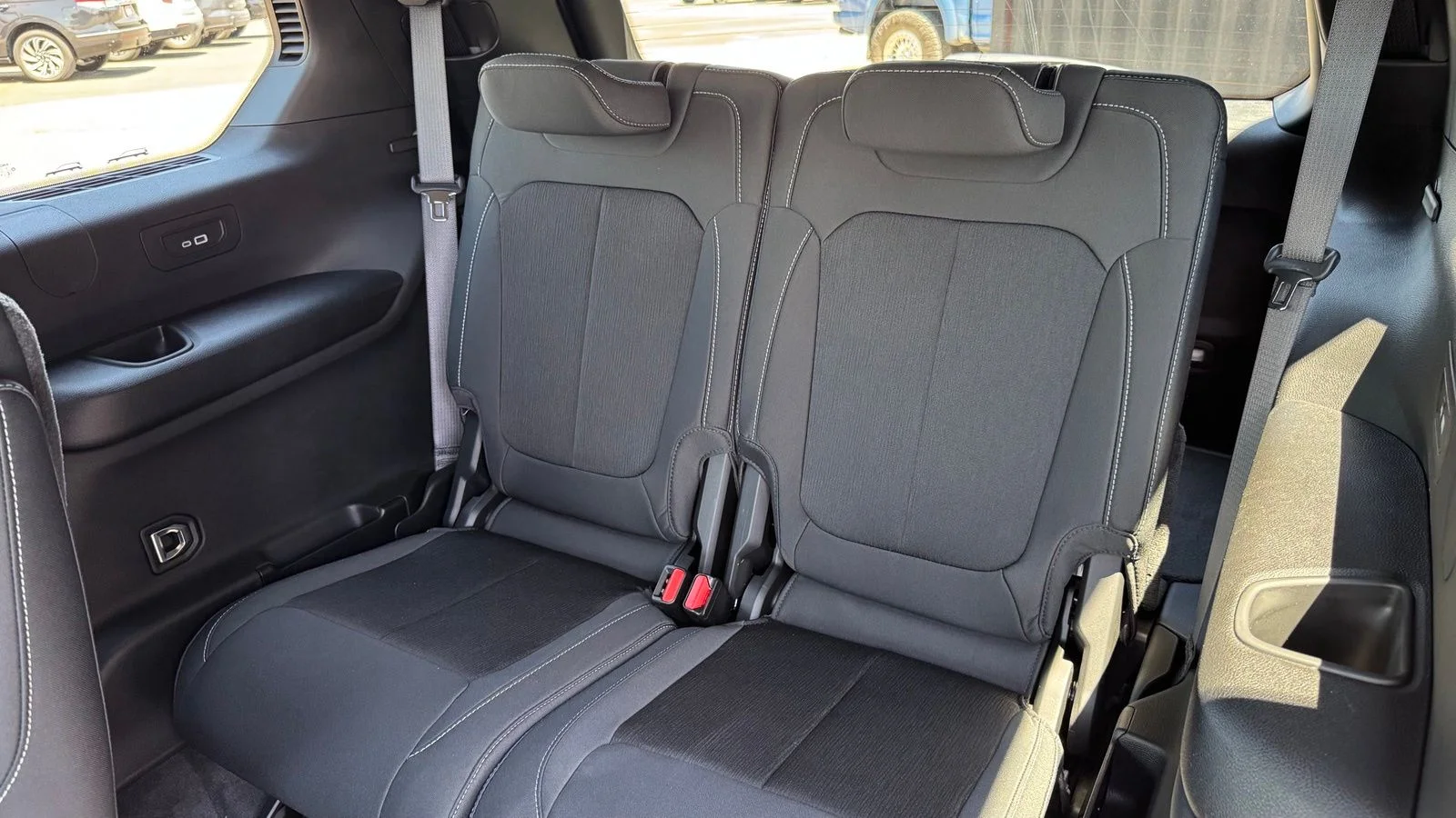 New 2026 Baltic Gray Metallic Clear-Coat Exterior Paint Jeep Laredo X image 29