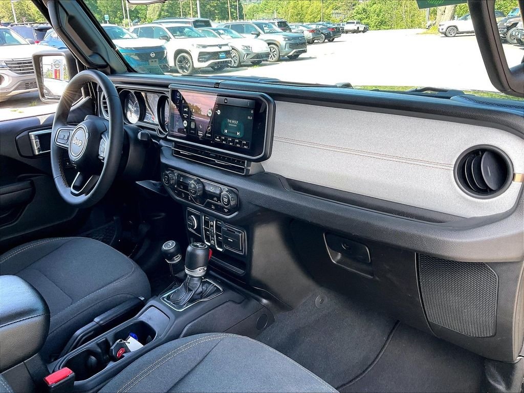 Used 2024 Black Clearcoat Jeep Sport S image 13