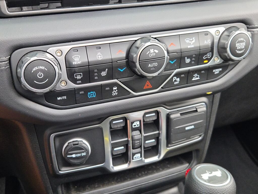 Certified Used 2025 Gray Jeep Sahara 4xe image 25