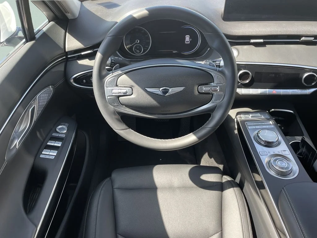 Used 2025 White Genesis 2.5T image 28