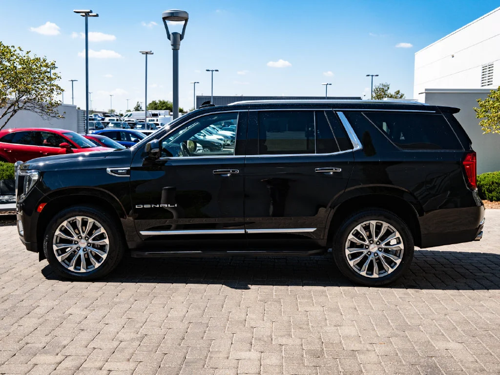 Used 2021 Onyx Black GMC Denali image 5