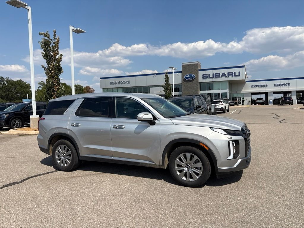 Used 2025 Silver Hyundai SEL image 1
