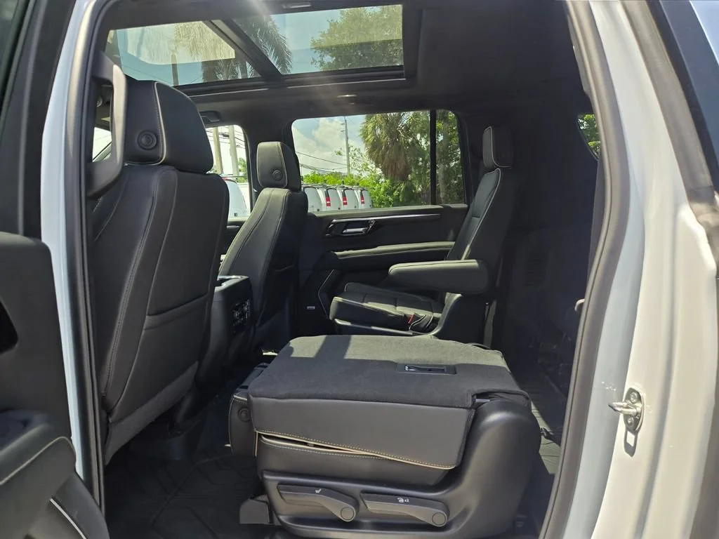 2026 Chevrolet Suburban Premier - Photo 6