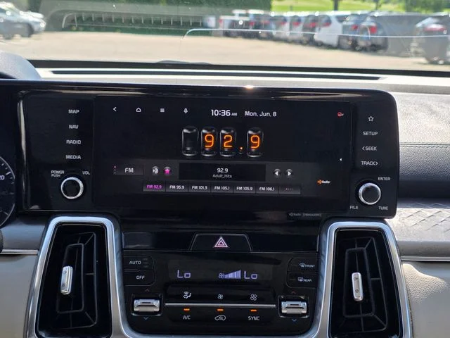 Used 2021 White Pearl Kia SX image 23