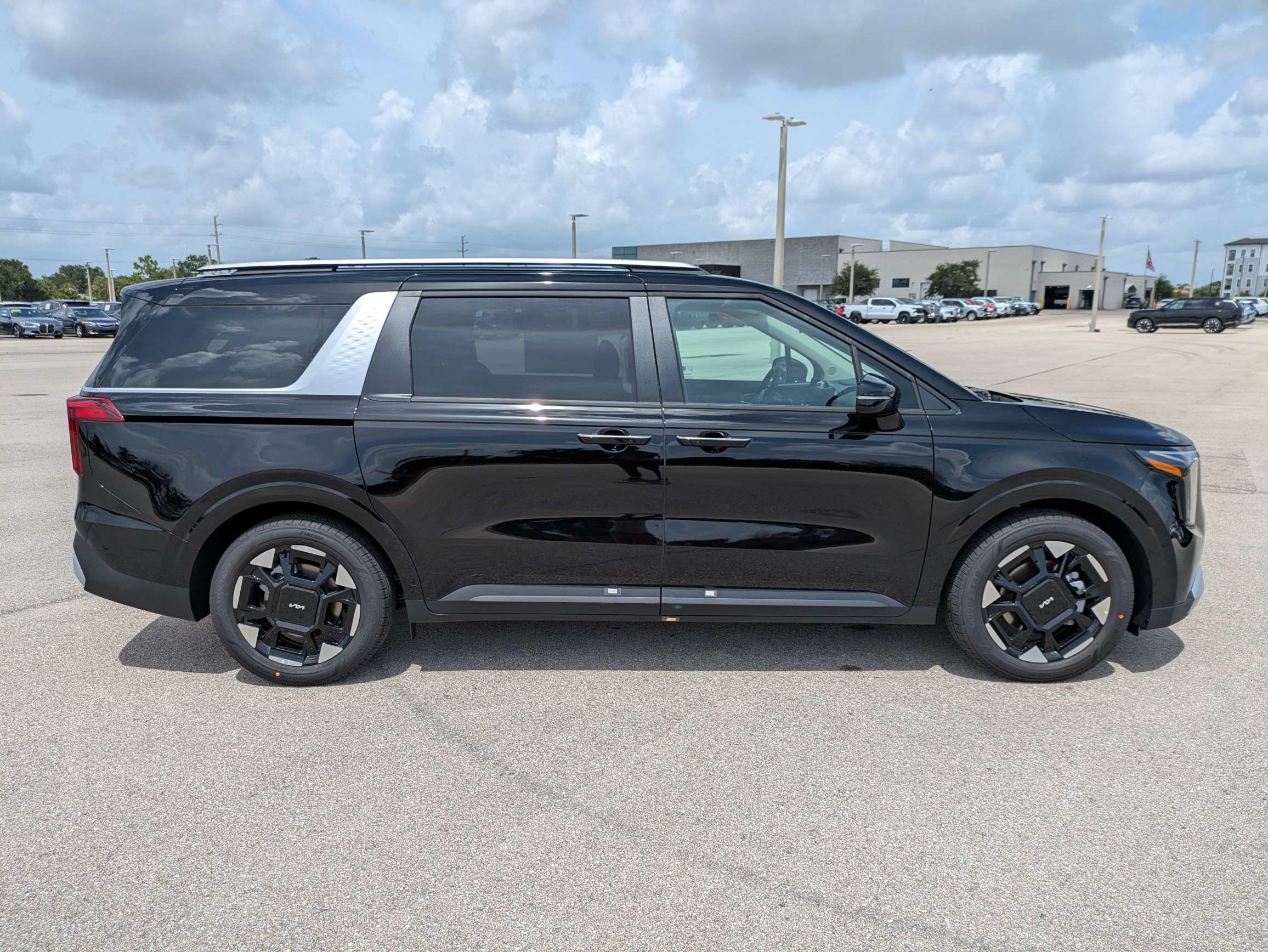 New 2026 Aurora Black Pearl Kia EX image 4