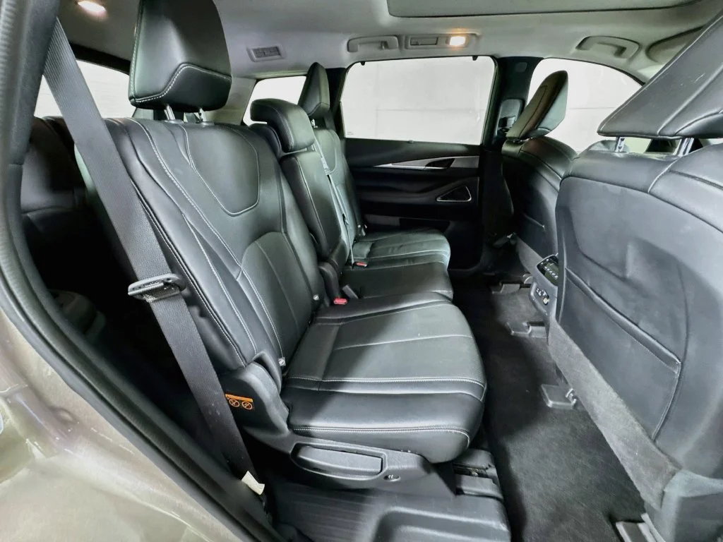 Certified Used 2022 Silver INFINITI LUXE image 38