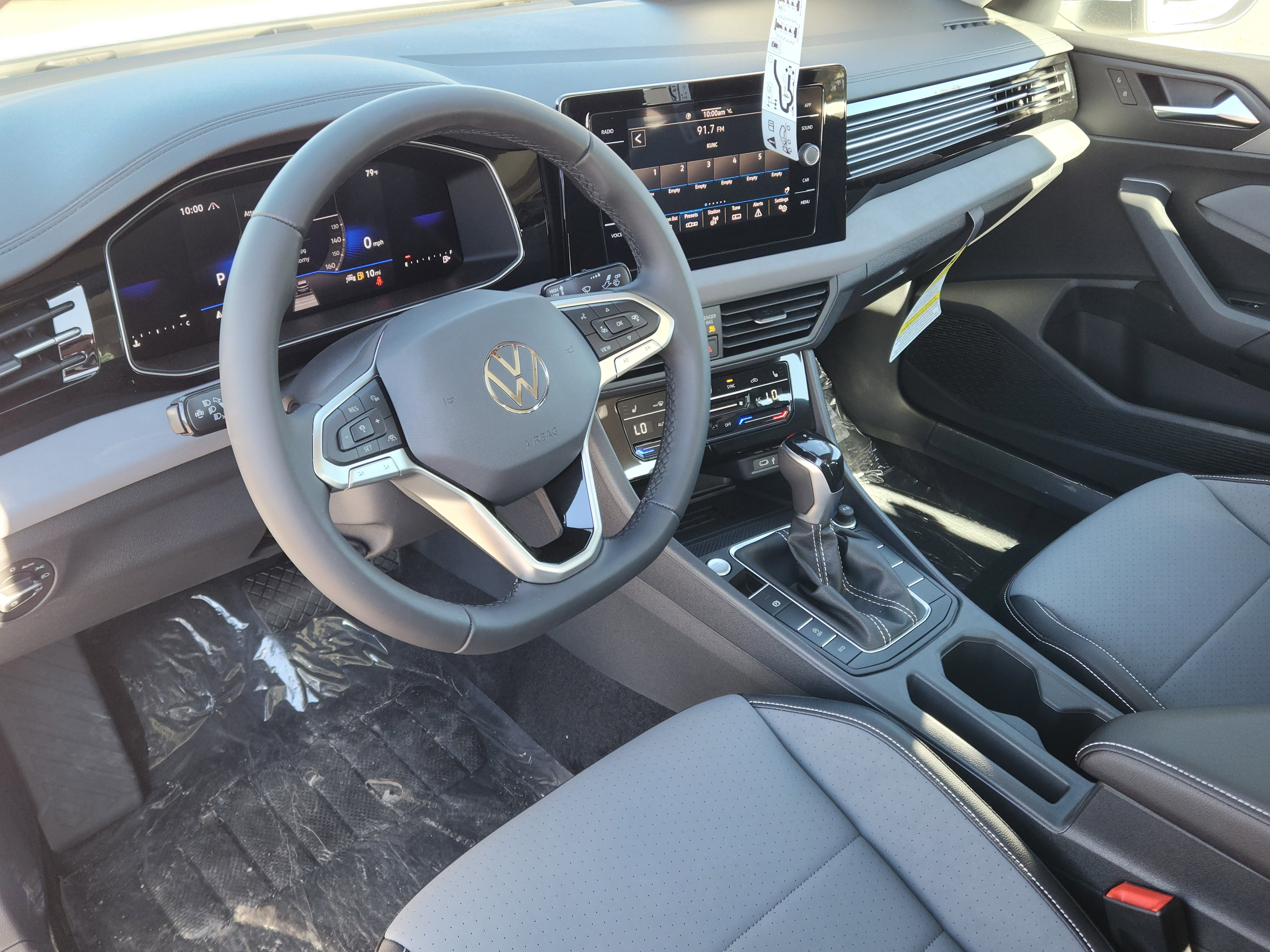 2025 Volkswagen Jetta SE - Photo 8