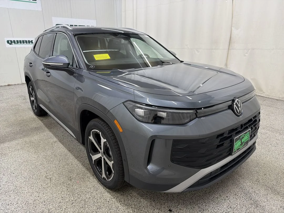 New 2026 Platinum Gray Metallic Volkswagen SE image 3