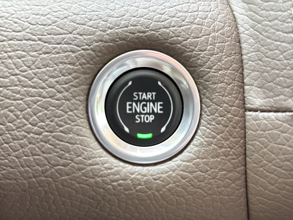 Used 2022 Black GMC Denali image 11