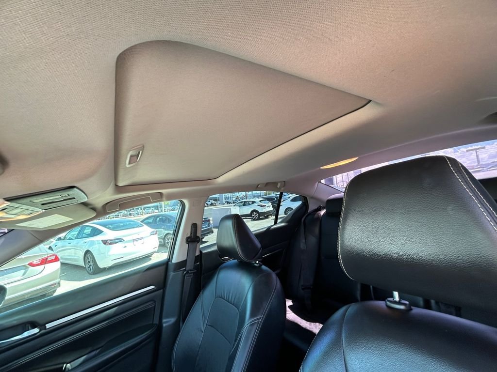 Used 2023 Black Nissan 2.5 SL image 25