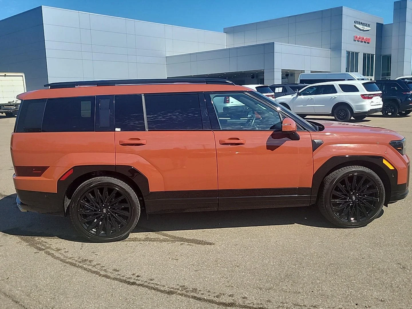 Used 2024 Terracotta Orange Hyundai Calligraphy image 17