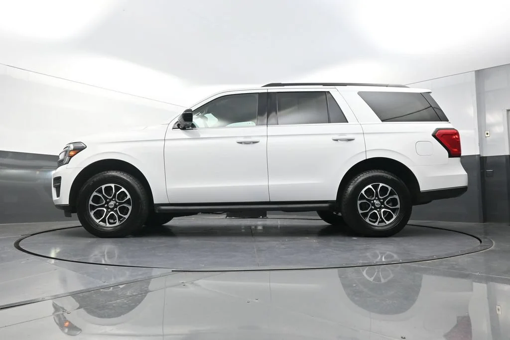 Used 2022 White Ford XL image 26