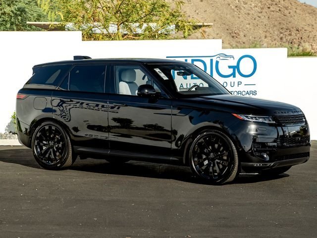 New 2026 Santorini Black LAND ROVER SE image 4