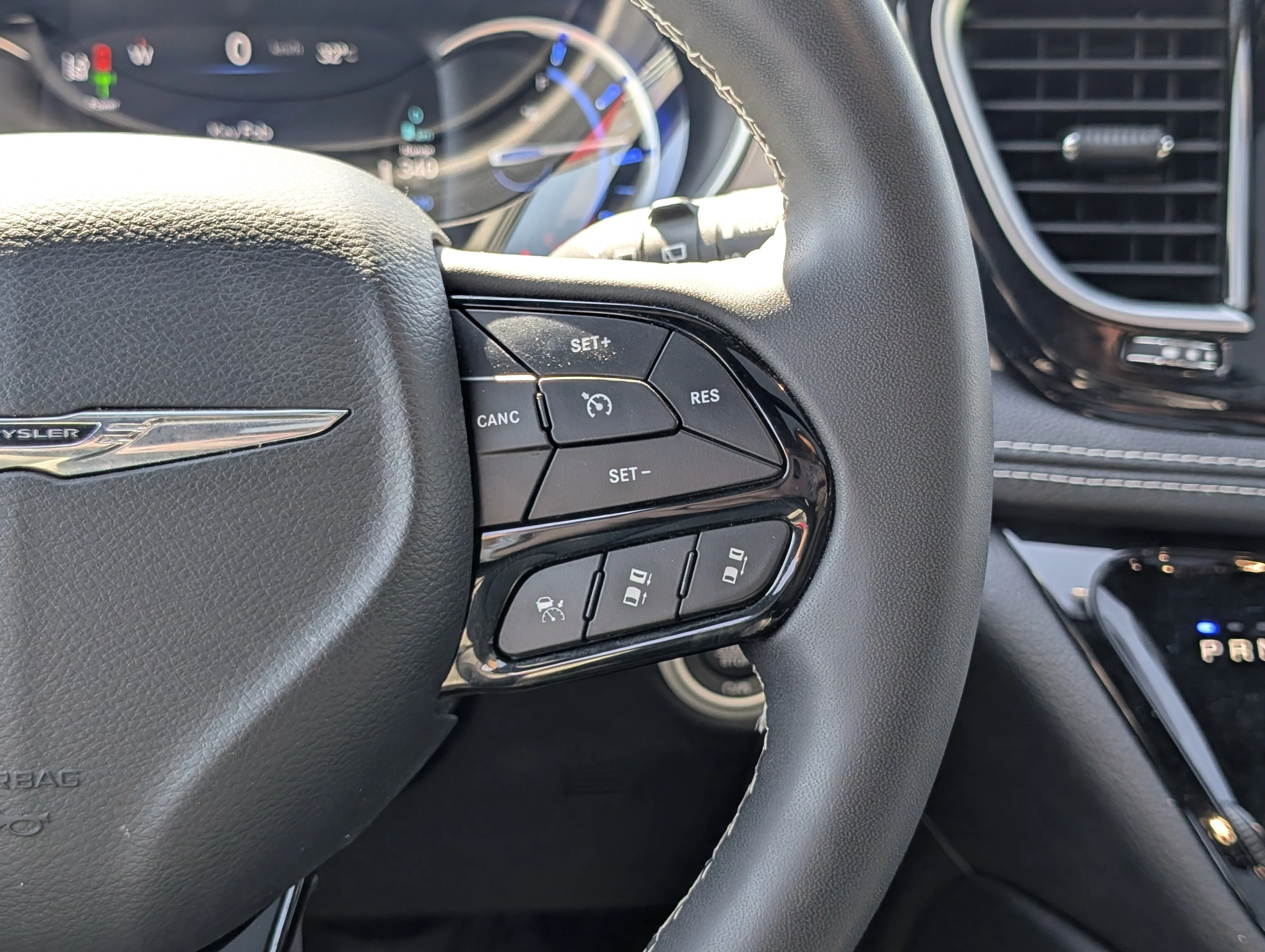 Used 2022 Ceramic Grey Chrysler Limited image 28