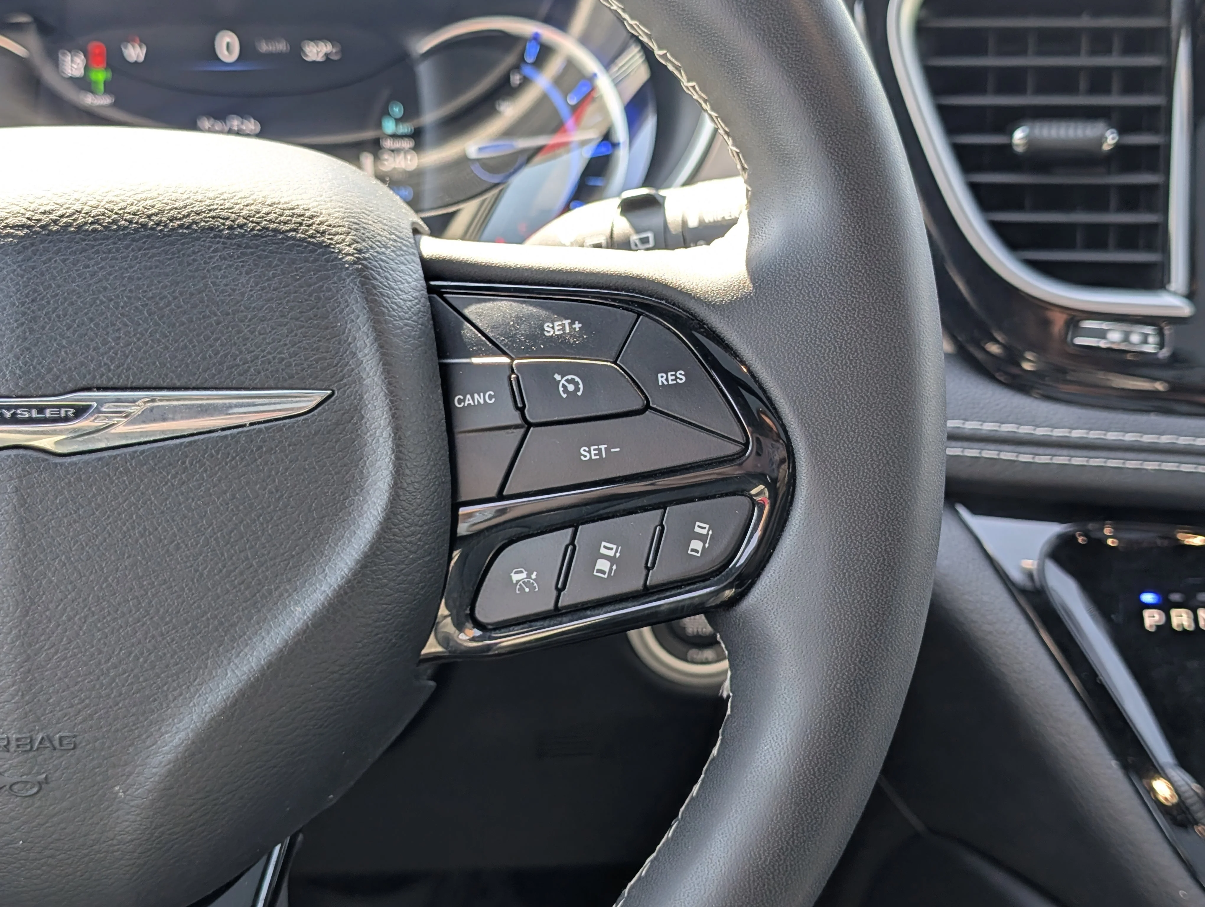 Used 2022 Ceramic Grey Chrysler Limited image 28