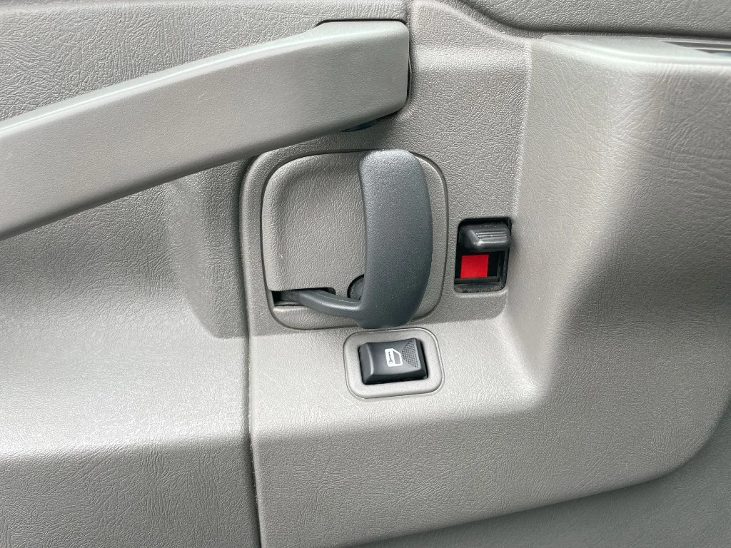 Used 2024 Summit White Chevrolet 2500 image 20