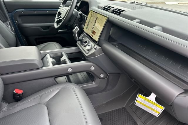 New 2026 Tasman Blue Land Rover S image 15