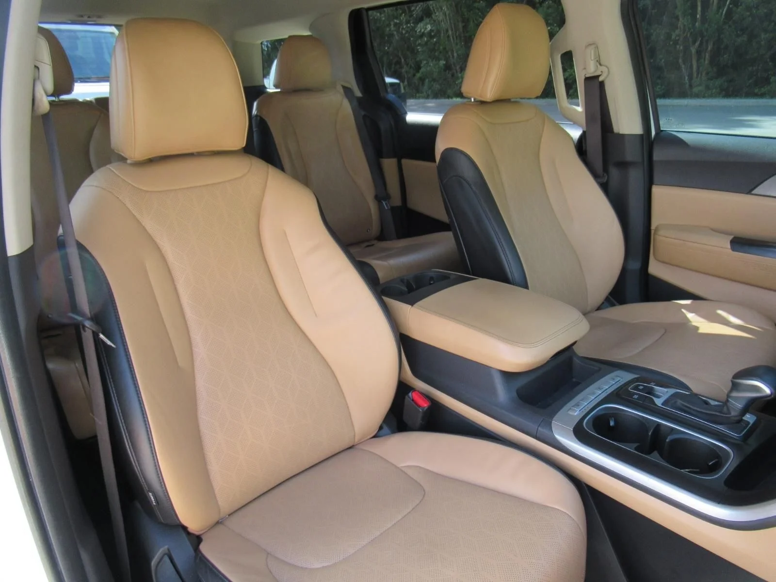 Used 2024 White Kia LX image 9
