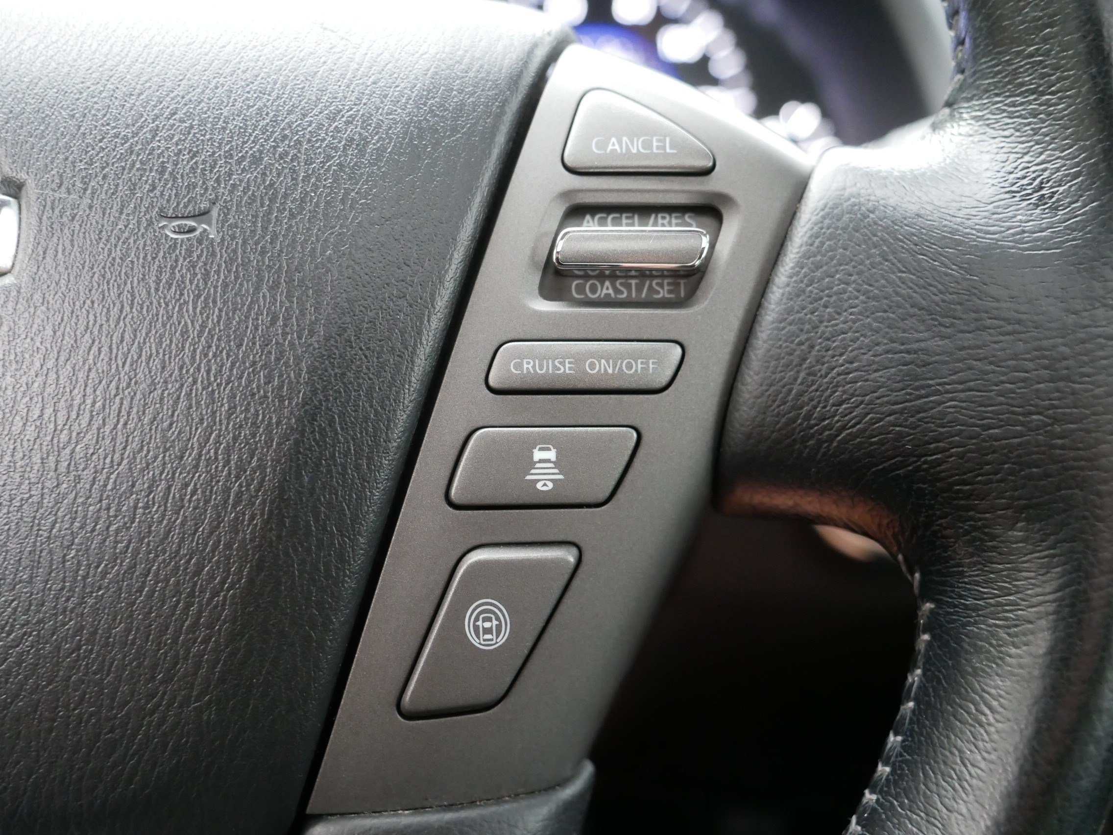 Used 2019 Super Black Nissan SL image 29