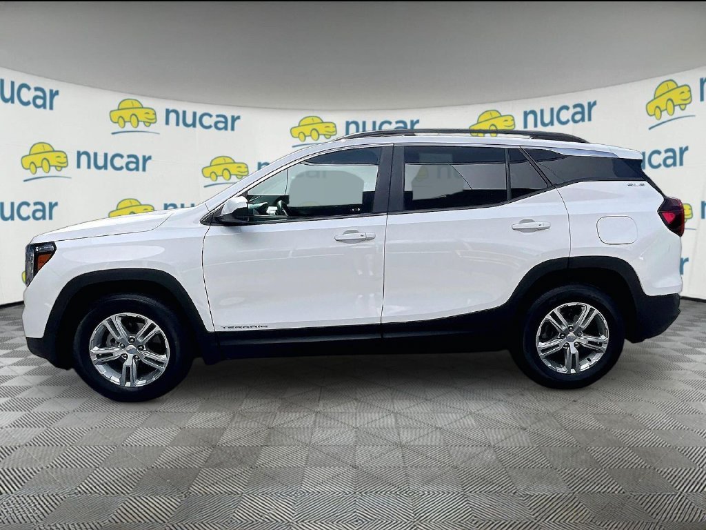 Used 2023 White GMC SLE image 4